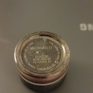 MAC fluidline in Macroviolet